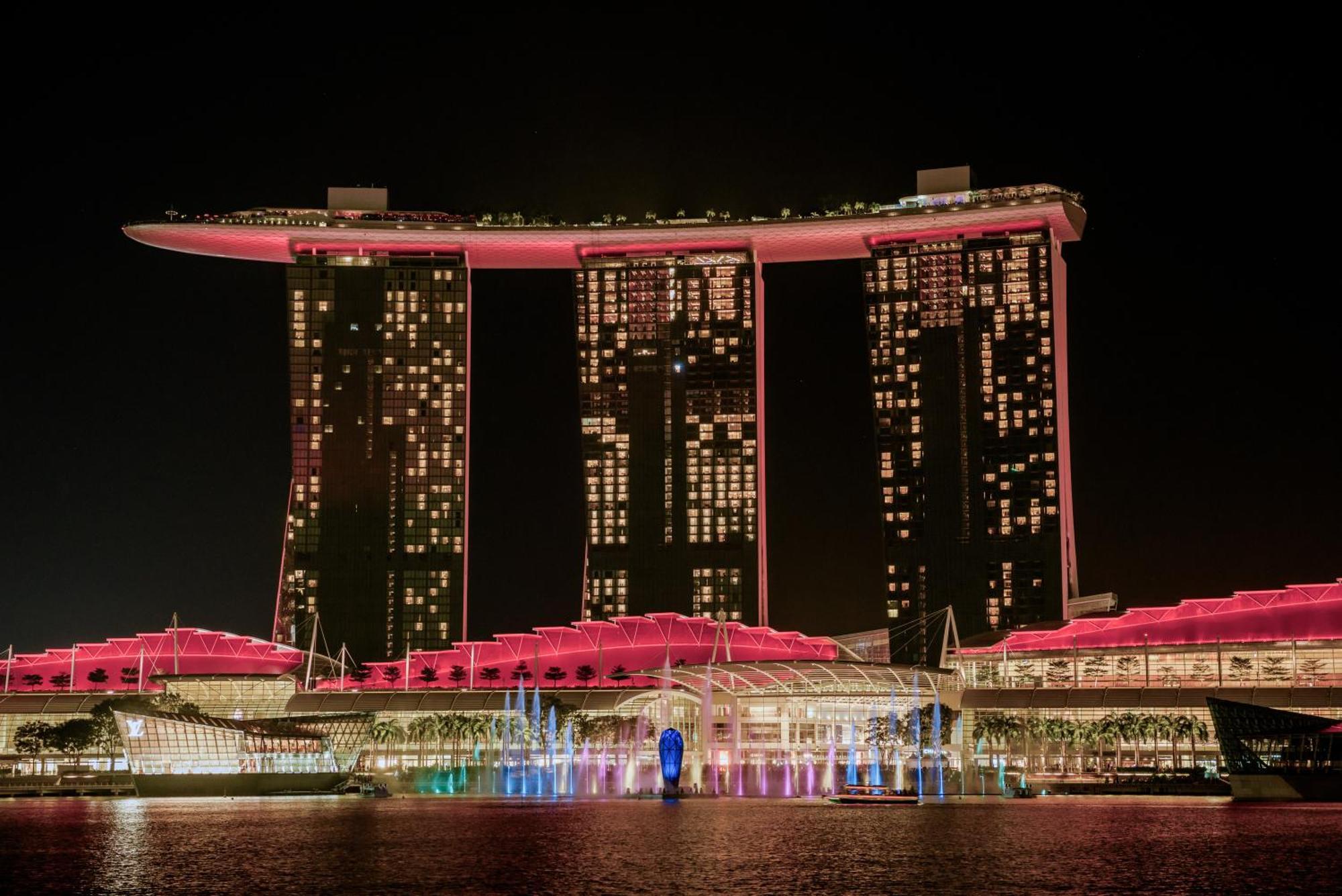 Marina Bay Sands Singapur Exterior foto Marina East at night